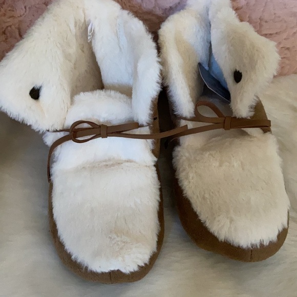 ⭐️ Host pick! ⭐️ Rockdove slipper in size M 🌟 - Picture 3 of 6